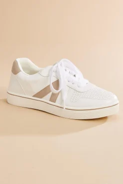 Women Versona Faux Leather Logo Sneakers