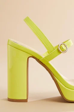Women Versona Faux Patent Leather Platform Heels