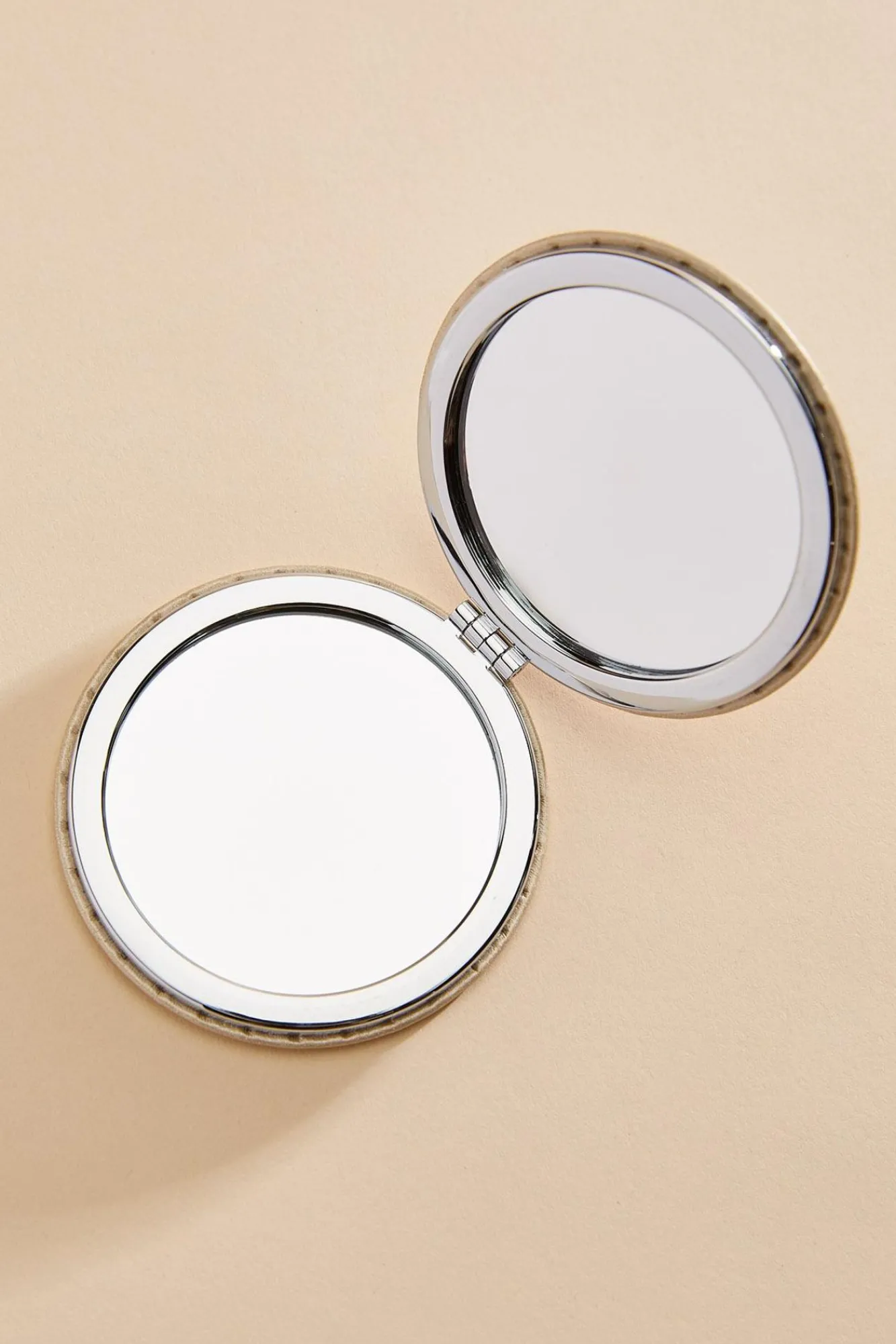 Women Versona Let Your Light Shine Compact