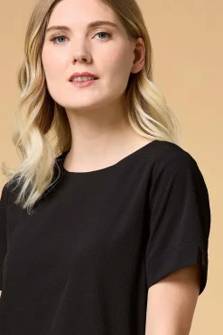 Women Versona Livin On A Layer Top