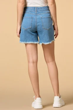 Women Versona Long Story Shorts