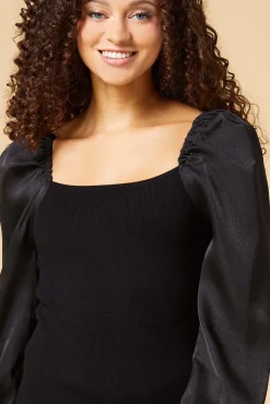Women Versona Organic Attraction Top
