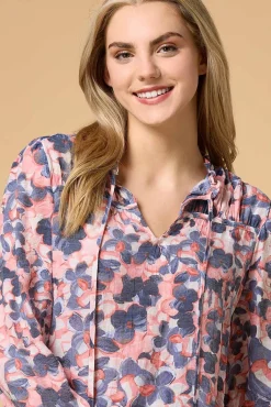 Women Versona Petal To The Metal Top