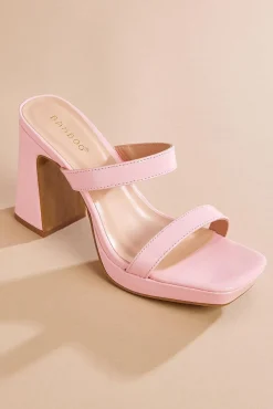 Women Versona Platform Patent Heels