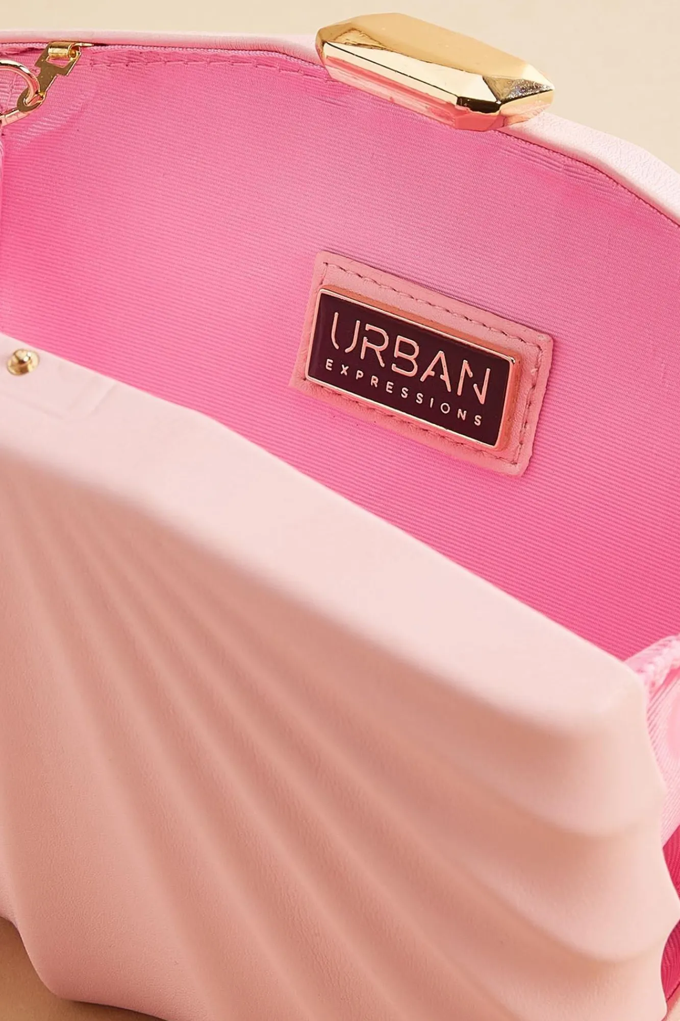 Women Versona Seashell Clutch