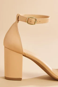 Women Versona Square Toe Block Heels