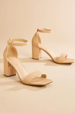 Women Versona Square Toe Block Heels
