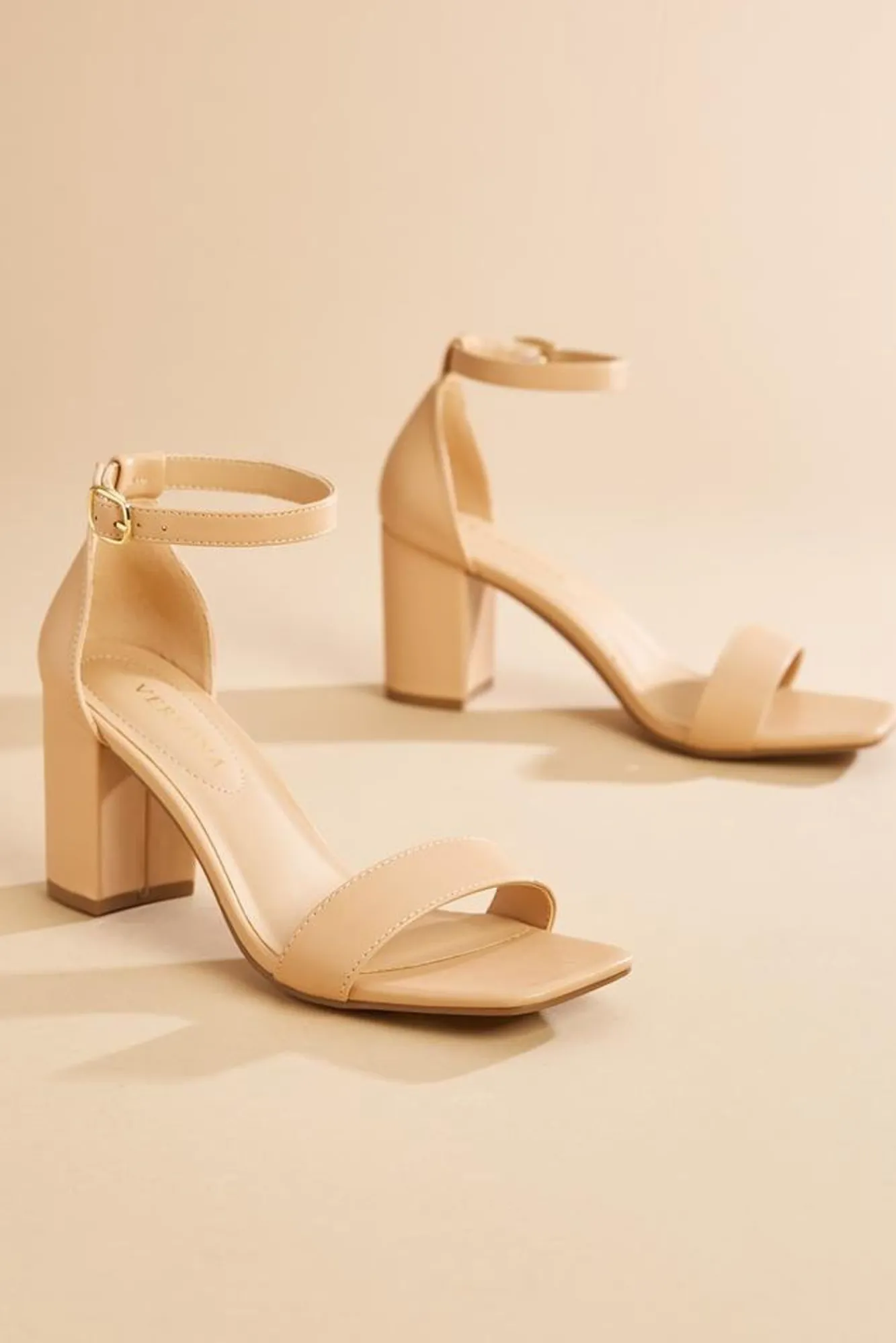 Women Versona Square Toe Block Heels