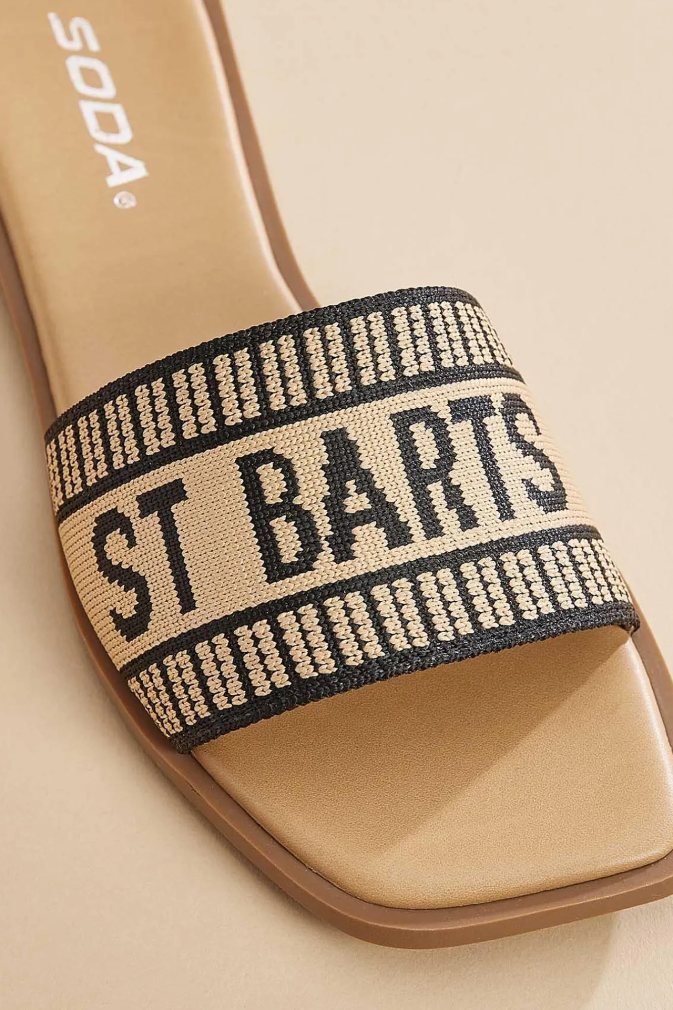 Women Versona St Barts Embroidered Band Slides